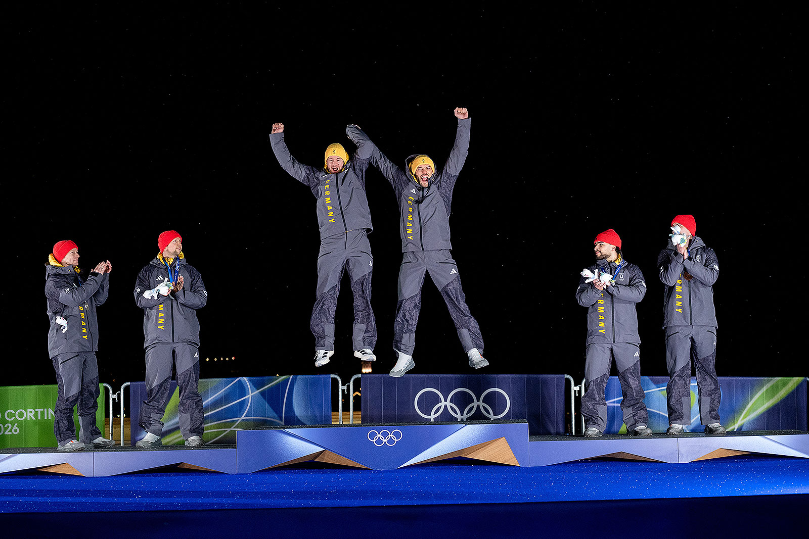 LOCHNER Johannes, FLEISCHHAUER Georg (Deutschland) jubeln auf dem Podium bei der Siegerehrung ueber den Sieg